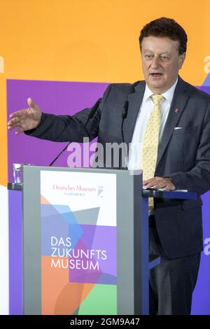 Nürnberg, Deutschland. September 2021. Wolfgang Heckl, Generaldirektor des Deutschen Museums, spricht während der Eröffnung der neuen Niederlassung des Deutschen Museums Nürnberg. Das Museum präsentiert Zukunftsthemen und diskutiert ethische Fragen. Nach eigenen Angaben ist es eines von vier zukünftigen Museen weltweit. Quelle: Daniel Karmann/dpa/Alamy Live News Stockfoto