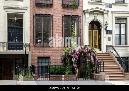 Brownstone Apartment Buildings on East 38th Street, Murray Hill, NYC, USA Stockfoto