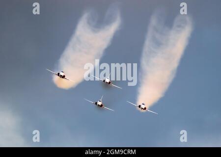 Patrouille Suisse Kunstflugteam Northrop F-5E Tiger II Kampfjets Airshow durchführen. Belgien. 10. September 2021 Stockfoto