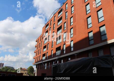 Apartmentgebäude „The Circle“ in Salford, England, wo die Teilnehmer während ihrer Zeit auf der Show leben. Stockfoto