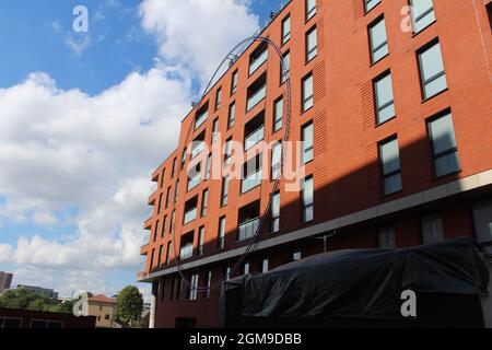 Apartmentgebäude „The Circle“ in Salford, England, wo die Teilnehmer während ihrer Zeit auf der Show leben. Stockfoto
