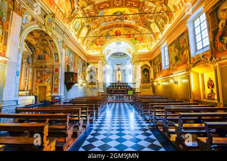 San Rocco in Lugano, erbaut 1580-1597 von der Bruderschaft St. Rocco. Lugano, Kanton Tessin. Schweiz. Die evozierende Bewunderung Fresken des Innenraums, Stockfoto