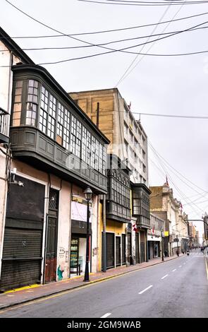 Kolonialgebäude mit Balkonen in Lima, Peru Stockfoto