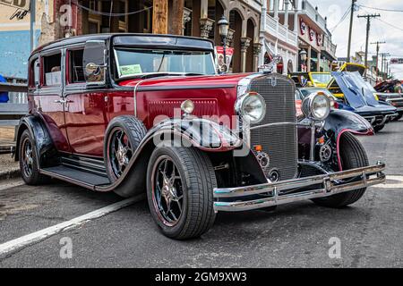 Virginia City, NV - 30. Juli 2021: 1931 Nash 880 Twin Ignition Straight Eight Sedan auf einer lokalen Automshow. Stockfoto