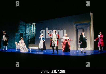 l-r: Bryn Terfel (Figaro), Joan Rodgers (Gräfin Almaviva), Cathryn Pope (Susanna), Anthony Michaels-Moore (Graf Almaviva). Eiddwen Harrhy (Marcellina), Donald Adams (Doctor Bartolo), John Graham Hall (Don Basilio) in FIGARO’S HOCHZEIT an der English National Opera (ENO), London Coliseum, London WC2 30/10/1991 Musik: Wolfgang Amadeus Mozart Libretto: Lorenzo Da Ponte Dirigent: Paul Daniel Gestaltung: Richard Hudson Beleuchtung: Nick Chelton Choreograph: Ron Howell Regie: Graham Vick Stockfoto