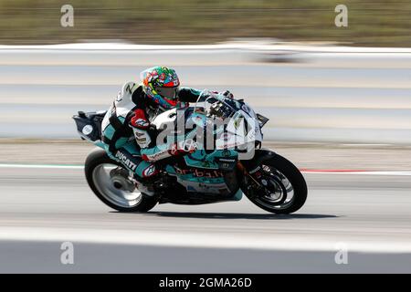 Chaz Davies vom Goelven Team mit Ducati Panigale V4 R während der Hyundai N Catalunya WorldSBK Runde der FIM World Superbike Championship auf dem Circuit de Catalunya in Barcelona, Spanien. Stockfoto