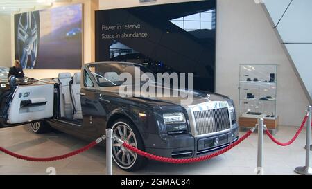 MÜNCHEN, DEUTSCHLAND - 12 Okt 2015: Rolls-Royce Luxuswagen in der BMW-Welt München, dem Liefer- und Erlebniszentrum der Marke BMW Stockfoto