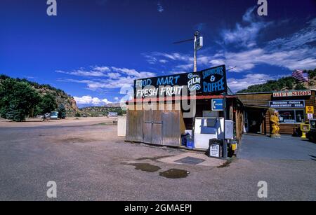 Lebensmittelmarkt in Richtung Red Canyon, Utah, USA Stockfoto