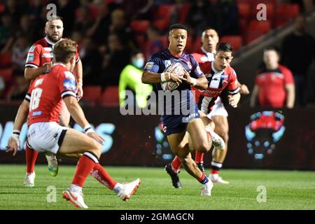 Manchester, Großbritannien. September 2021. Regan Grace (5) aus St. Helens macht am 9/17/2021 eine Pause. (Foto von Richard Long/News Images/Sipa USA) Quelle: SIPA USA/Alamy Live News Quelle: SIPA USA/Alamy Live News Stockfoto