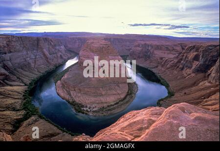 Sonnenuntergang in Horseshoe Bend vom Aussichtspunkt aus gesehen, Arizona, USA Stockfoto