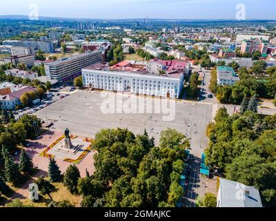 Luftaufnahme des Zentrums von Uljanowsk, Russland. Stadtpanorama von oben Stockfoto