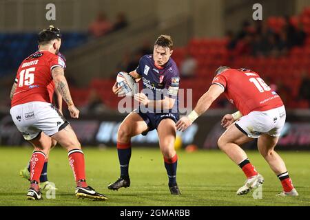 Manchester, Großbritannien. September 2021. Ben Davies (29) von St. Helens in Aktion während des Spiels in, am 9/17/2021. (Foto von Richard Long/News Images/Sipa USA) Quelle: SIPA USA/Alamy Live News Quelle: SIPA USA/Alamy Live News Stockfoto