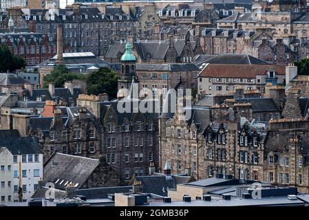 Blick auf die Altstadt von Edinburgh vom Calton Hill aus Stockfoto