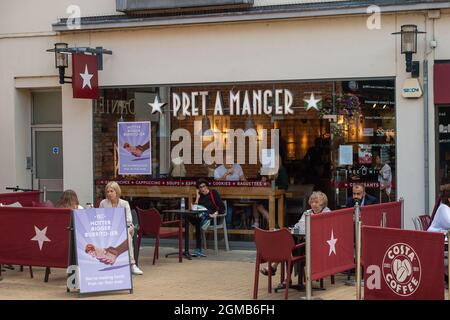 Windsor, Großbritannien. September 2021. Pret A Manger haben berichtet, dass Büroangestellte in die Stadtzentren zurückkehren und dass ihr Verkauf von Sandwiches und Kaffee zum Mitnehmen zunimmt. Quelle: Maureen McLean/Alamy Stockfoto