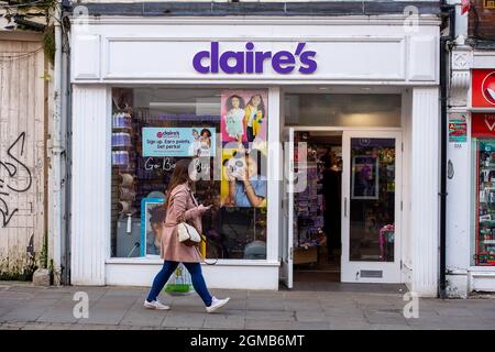 Windsor, Großbritannien. September 2021. Das Einzelhandelsunternehmen Claire's hat ein Treueprogramm im Vereinigten Königreich und in der Republik Irland gestartet. Quelle: Maureen McLean/Alamy Stockfoto