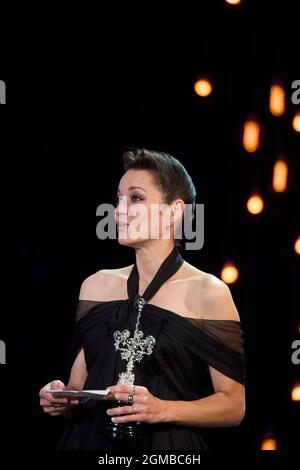 San Sebastian, Spanien. September 2021. Marion Cotillard erhält den Donosti Award während des 69. San Sebastian International Film Festival am 17. September 2021 im Kursaal Palace in Donostia / San Sebastian, Spanien Credit: MPG/Alamy Live News Stockfoto