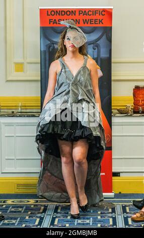 London, Großbritannien. September 2021. London Pacific Fashion Week SS22 im Royal Horse Guards Hotel. London, Großbritannien. Kredit: Peter Hogan/Alamy Live Nachrichten Stockfoto
