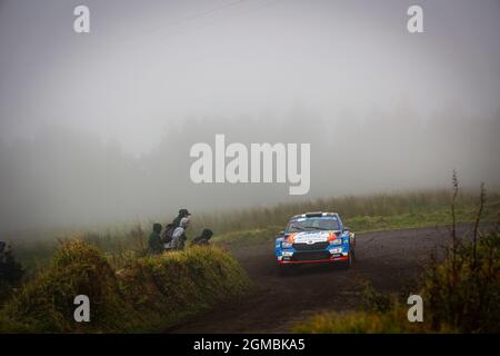 Ponta Delgada, Portugal. September 2021. 03 LLARENA Efren (ESP), FERNANDEZ Sara (ESP), RALLYE-TEAM SPANIEN, ¦koda Fabia Evo, Aktion während der FIA ERC Azores Rallye 2021, 5. Runde der FIA European Rally Championship 2021, vom 16. Bis 18. September 2021 in Ponta Delgada, Portugal - Foto Jorge Cunha / DPPI Quelle: DPPI Media/Alamy Live News Stockfoto