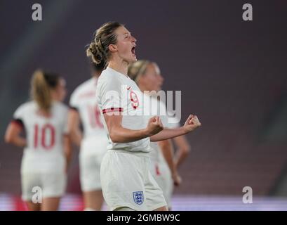 Southampton, Großbritannien. September 2021. Ellen White (Manchester City) von England Women feiert ihr 2. Tor während des UEFA Qualifier-Spiels der Frauen zwischen England Women und Nord-Mazedonien im St. Mary's Stadium, Southampton, England am 17. September 2021. Foto von Andy Rowland. Quelle: Prime Media Images/Alamy Live News Stockfoto