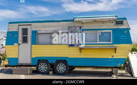 Camper in den Graben Ebenen, die Lebensmittel in Montauk, NY verkauft Stockfoto