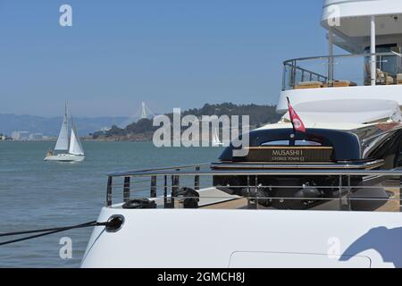 Die Bay Area, in der der berühmte LV America's Cup, San Francisco, CA, ausgetragen wird Stockfoto