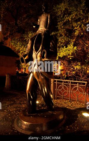 Skulptur Messingstatue von Franz Kafka auf Dusni und Vezenska Straße für Tschechien Menschen und ausländische Reisende Reise Besuch im jüdischen Viertel in Praha CI Stockfoto