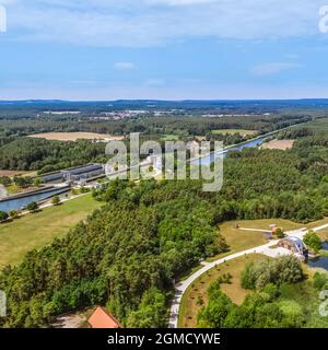 Blick auf die Eckersmühlen-Schleuse am Main-Donau-Kanal Stockfoto