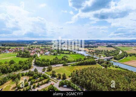 Blick auf Heuberg und Main-Donau-Kanal bei Hilpoltstein in Mittelfranken Stockfoto