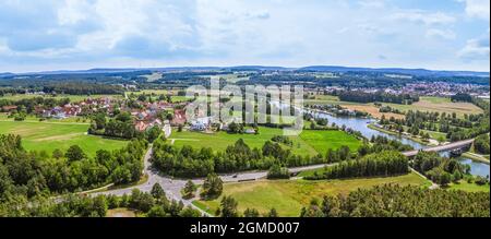 Blick auf Heuberg und Main-Donau-Kanal bei Hilpoltstein in Mittelfranken Stockfoto