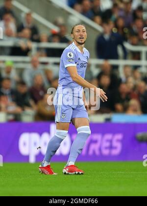 NEWCASTLE UPON TYNE, ENGLAND - 17. SEPTEMBER: Luke Ayling von Leeds United während des Premier League-Spiels zwischen Newcastle United und Leeds United im St. James Park am 17. September 2021 in Newcastle upon Tyne, England. (Foto nach MB-Medien) Stockfoto