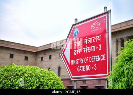 verteidigungsministerium singen Brett auf Rajpath Straße, Neu-Delhi Stockfoto