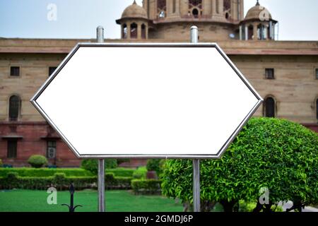 Sechseckiges Rohling für Werbezwecke auf der Straße von Delhi Stockfoto