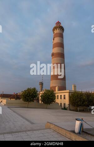 Der Leuchtturm von Costa Nova, Aveiro, Portugal. Stockfoto