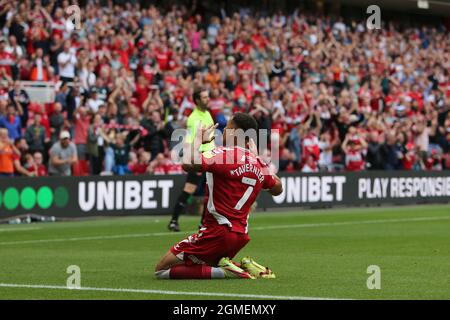 MIDDLESBROUGH, GROSSBRITANNIEN. SEPTEMBER. Marcus Tavernier von Middlesbrough feiert sein Tor während des Sky Bet Championship-Spiels zwischen Middlesbrough und Blackpool im Riverside Stadium, Middlesbrough, am Samstag, dem 18. September 2021. (Kredit: Michael Driver | MI Nachrichten) Kredit: MI Nachrichten & Sport /Alamy Live Nachrichten Stockfoto