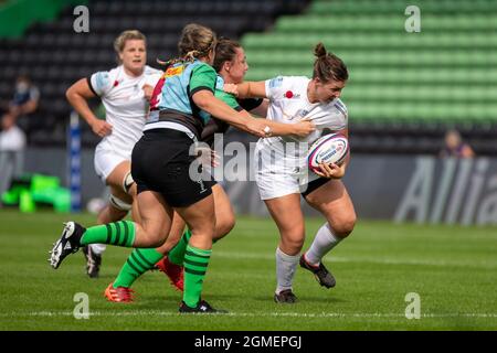 London, Großbritannien. September 2021. Die Spieler streiten sich während des Spiels der Allianz Premier 15 zwischen Harlequins Women und Exeter Chiefs Women in Twickenham Stoop in London, England. Kredit: SPP Sport Pressefoto. /Alamy Live News Stockfoto