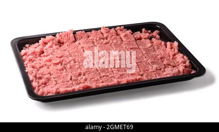 Auf einem Tablett, isoliert auf weißem Hintergrund, zubereitete kokosnussbonbons oder Kokosnussbonbons aus sri lanka Stockfoto