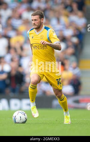 London, Großbritannien. September 2021. John Swift von Reading während des Spiels der EFL Sky Bet Championship zwischen Fulham und Reading im Craven Cottage, London, England am 18. September 2021. Foto von Salvio Calabrese. Nur zur redaktionellen Verwendung, Lizenz für kommerzielle Nutzung erforderlich. Keine Verwendung bei Wetten, Spielen oder Veröffentlichungen einzelner Clubs/Vereine/Spieler. Kredit: UK Sports Pics Ltd/Alamy Live Nachrichten Stockfoto