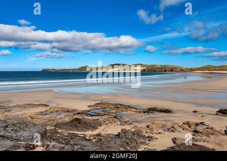 BALNAKEIL BEACH DURNESS SUTHERLAND SCHOTTLAND DAS MEER UND DER SANDSTRAND IM SPÄTSOMMER Stockfoto