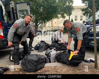 18. September 2021, Washington, District of Columbia, USA: Polizei aus dem Großraum DC bereitet sich auf die J-6-Rallye vor (Foto: © Sue Dorfman/ZUMA Press Wire) Stockfoto