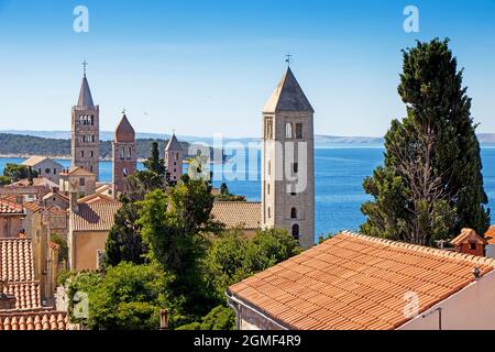 Berühmte schöne Stadt Rab auf der Insel Rab in Kroatien. Stockfoto