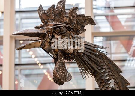 Recyceltes Eisen gallus gallus domesticus, Cristino Diez, Museo de la evolución humana, MEH, Burgos , Spanien. Stockfoto