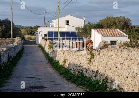 Typisches nachhaltiges Haus, Maó, Menorca, Balearen, Spanien. Stockfoto