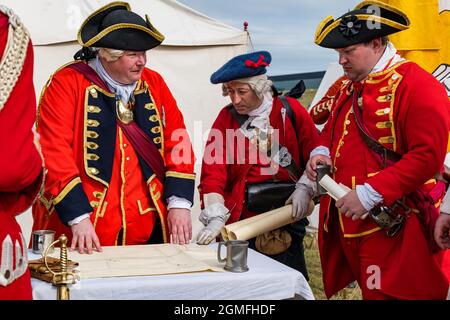 Prestonpans, East Lothian, Schottland, Großbritannien, 18. September 2021 Schlacht von Prestonpans Nachstellung: Die Schlacht von Prestonpans im Jahr 1745 war eine der kürzesten Schlachten in der britischen Geschichte. Im Bild: Der Kriegsrat der hannoverschen Armee in ihrem Militärlager unter der Leitung von Sir John Cope Stockfoto