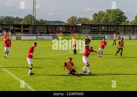 Leamington, Warwickshire, Großbritannien. September 2021. Der FC Leamington spielte heute in der zweiten Qualifikationsrunde des FA Cup in der Harbury Lane die Stone Old Alleynians. Der FC Leamington gewann 3-1 und geht in die nächste Runde. Quelle: AG News/Alamy Live News Stockfoto