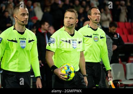 Aalborg, Dänemark. September 2021. Schiedsrichter Jens Maae gesehen beim 3F Superliga Spiel zwischen Aalborg Boldklub und Odense Boldklub im Aalborg Portland Park in Aalborg. (Foto: Gonzales Photo/Alamy Live News Stockfoto