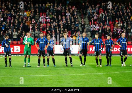 Aalborg, Dänemark. September 2021. Die Spieler von Odense Boldklub stehen für das 3F Superliga-Spiel zwischen Aalborg Boldklub und Odense Boldklub im Aalborg Portland Park in Aalborg an. (Foto: Gonzales Photo/Alamy Live News Stockfoto