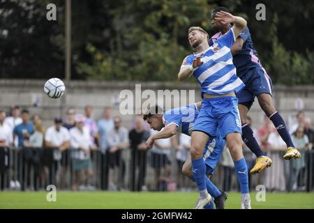 London, Großbritannien. September 2021. FA Cup zweite Runde Qualifying, Champion Hill. Ein verärgerlicher Sieg für Bedfont Sports am Champion Hill, als die Isthmian League South Central Division Bedfont Sports Dulwich Hamlet bei der ersten Hürde ausrocken konnte. Dulwich Hamlet 0 - 1 Bedfont Sports. Kredit: SPP Sport Pressefoto. /Alamy Live News Stockfoto