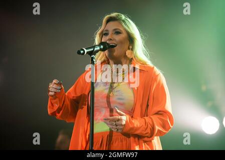 Newport, Isle of Wight, Großbritannien, Samstag, 18. September 2021 Ella Henderson spielt live beim Isle of Wight Festival Seaclose Park. Kredit: DavidJensen / Empics Unterhaltung / Alamy Live Nachrichten Stockfoto