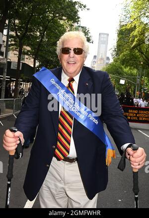 Teilnahme an der 64. Jährlichen deutsch-amerikanischen Steuben Parade auf der Fifth Avenue in New York, New York, USA am 18. September 2021 Robin Platzer/ Twin Images/ Credit: SIPA USA/Alamy Live News Stockfoto