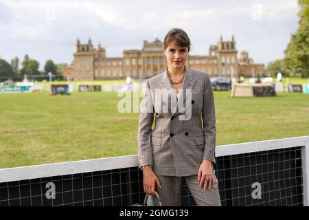 Oxford, Großbritannien, 18. September 2021, Schauspielerin Genevieve Gaunt bei den internationalen Pferdekämpfen des Blenheim Palace, die vom Jockey Club auf dem Gelände des Blenheim Palace, im Dorf Woodstock in der Nähe von Oxford, Großbritannien, vom 16. Bis 19. September 2021 abgehalten wurden.Quelle: Peter Nixon/Alamy Live News Stockfoto